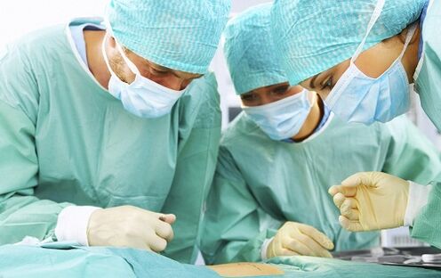 Kirurgid viivad läbi plastilise kirurgia, et suurendada peenise pikkust ja paksust